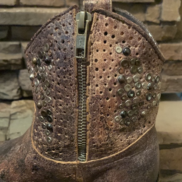 ✨👢✨SIZE 7 | Frye 'Deborah' Studded Boots Western Distressed Leather MSRP $598 - Picture 11 of 16